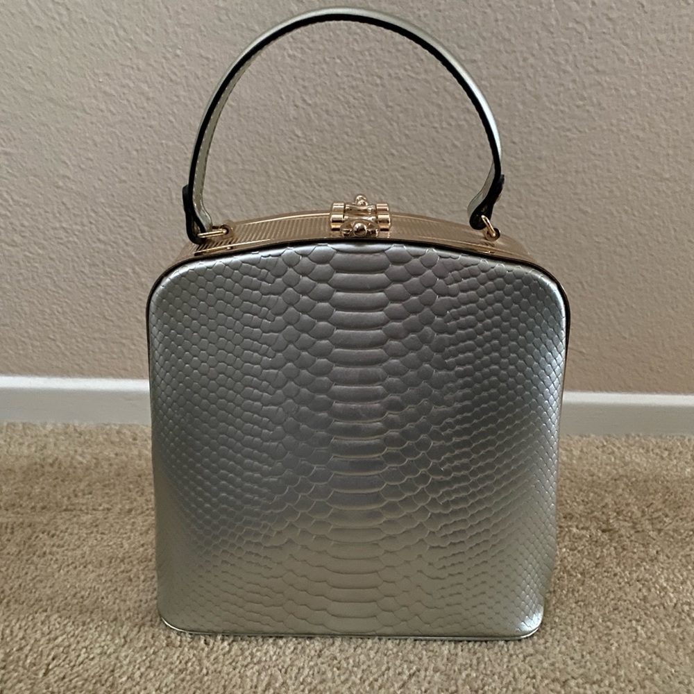 Silver Snakeskin Pattern Handbag With Detachable … - image 2